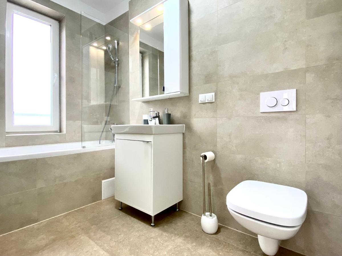 Astoria Apartment - Pet Friendly Braşov Exterior foto